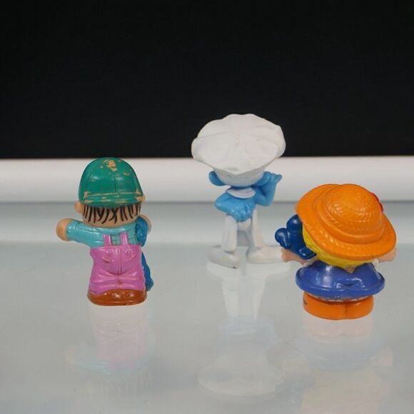 3 Small Toys Peyo Chef Smurf Mattel Little People United Feature Linus van Pelt - Picture 2 of 12